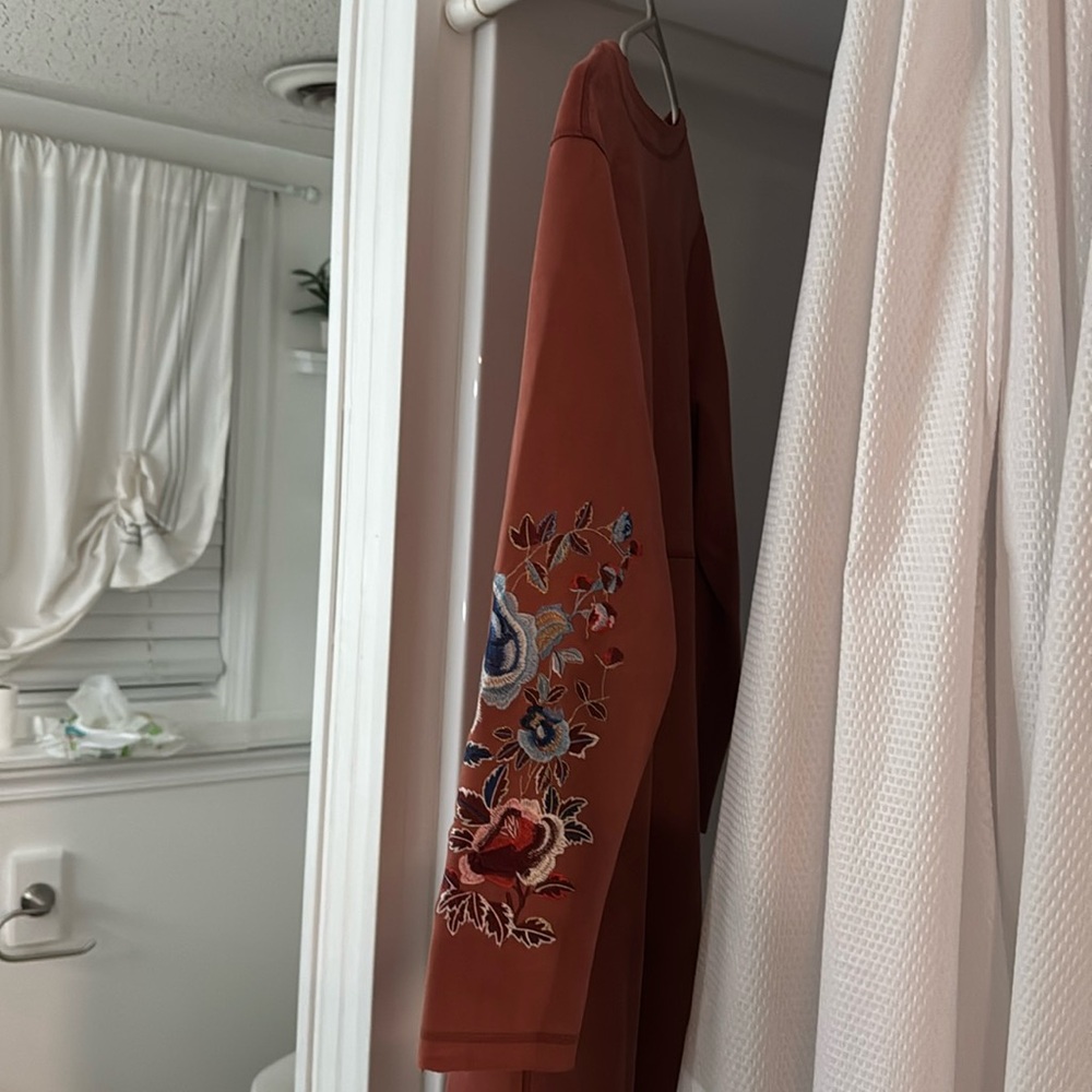 Small Jacket - Picture 2 of 4